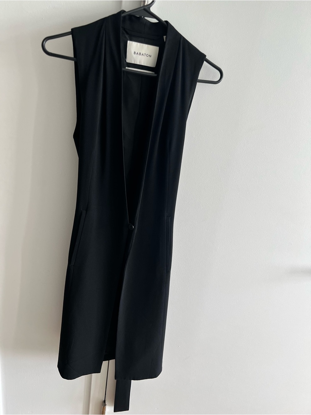 Aritzia Black Sleeveless Longline Vest